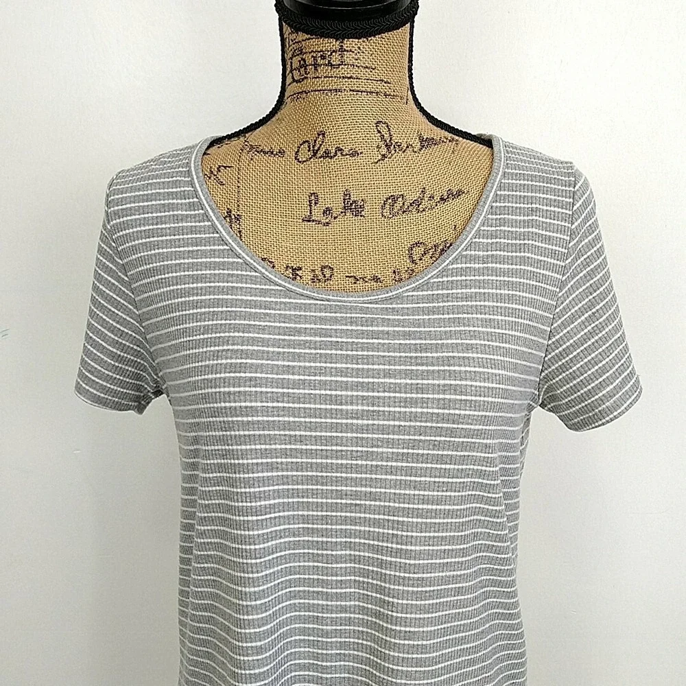 LuLaRoe Ribbed Top Women Medium Grey White Striped Short Sleeve Scoop Neck
